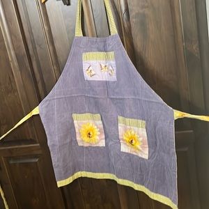 Homemade reversible apron. cute!